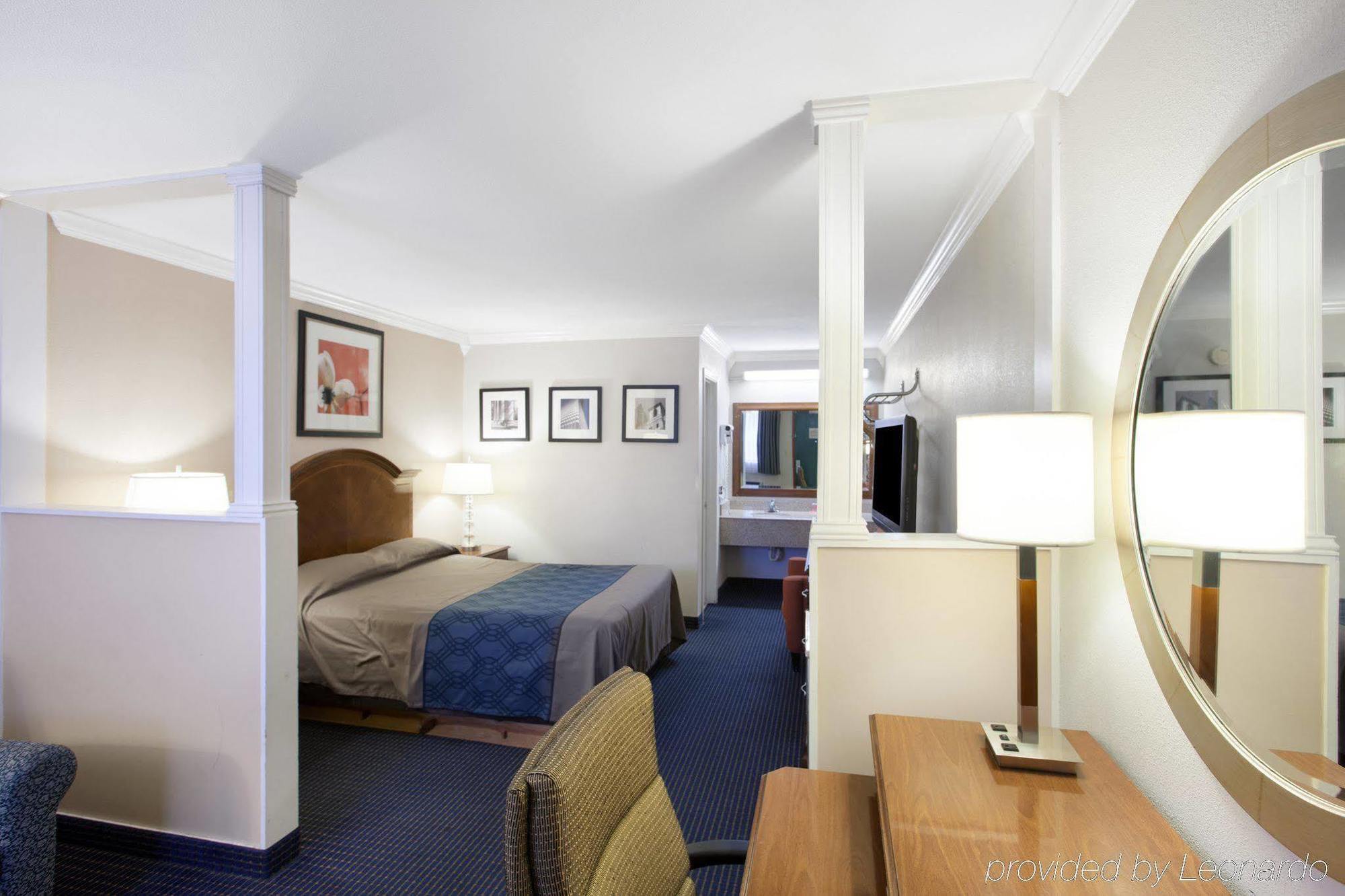 University Inn & Suites San Antonio Esterno foto