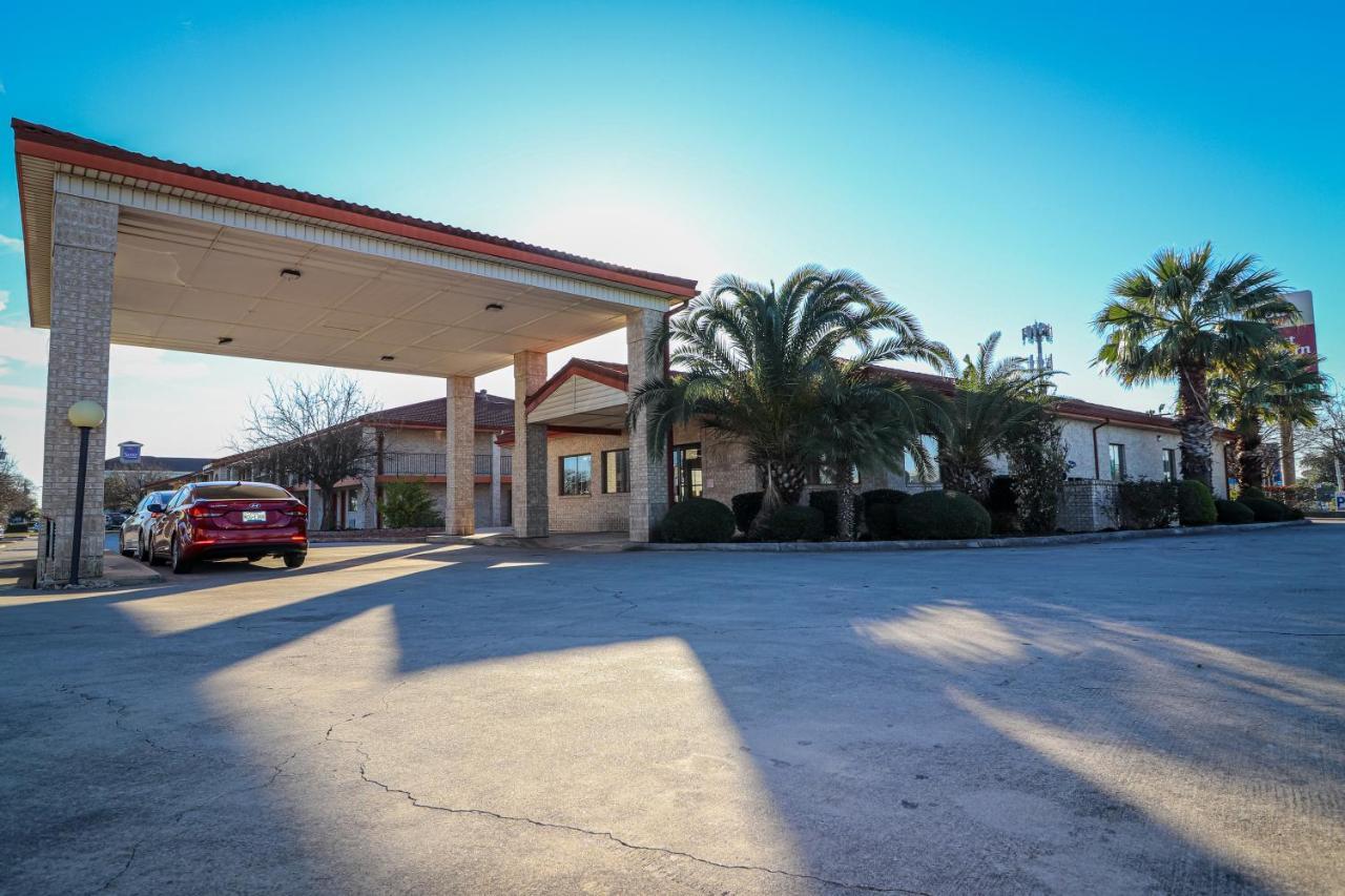 University Inn & Suites San Antonio Esterno foto