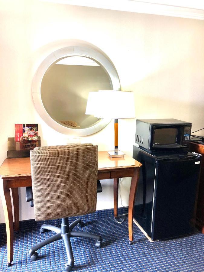 University Inn & Suites San Antonio Esterno foto